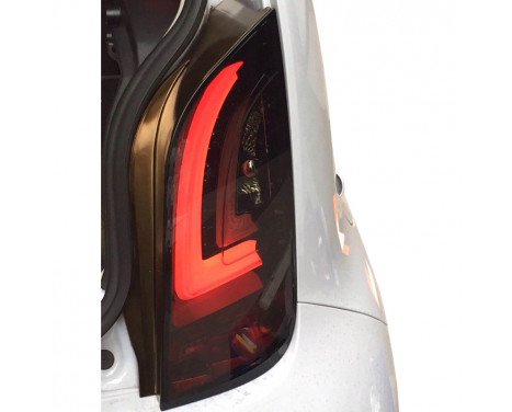 Set LED-bakljus som passar Volkswagen Up! & Skoda Citigo 2011- - Svart/Smoke/Guld DL VWR99SG AutoStyle, bild 3