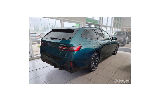 Avisa Matte Black Stainless Steel Rear Bumper Protector BMW 5 Series Touring (G61) 2024- incl. M-Sport, Image 5