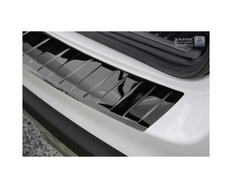 Black chrome stainless steel bumper protector suitable for Mercedes GLC 2015- 'Ribs', Image 4