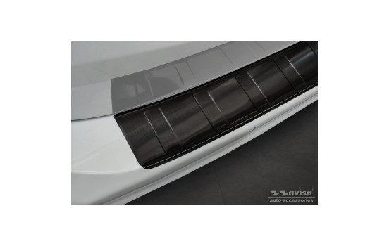 Black stainless steel bumper protector suitable for BMW 3-Series G21 Touring 2019-2022 'Ribs', Image 4