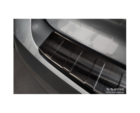 Black stainless steel bumper protector suitable for Citroën C4 & e-C4 2020- 'Ribs', Image 4