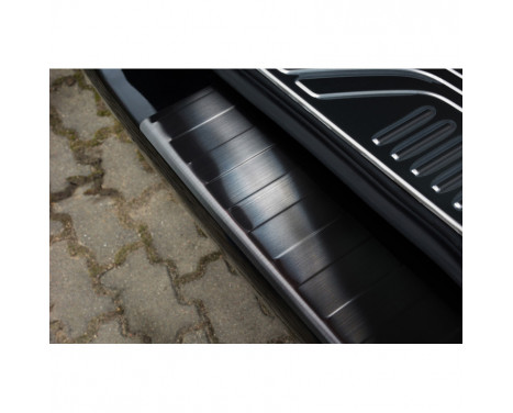 Black stainless steel bumper protector suitable for Mercedes Vito / V-Class 2014- 'Ribs', Image 5