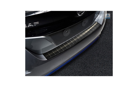 Black stainless steel bumper protector suitable for Nissan Leaf II 2017- 'Ribs'