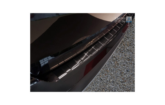 Black stainless steel bumper protector suitable for Seat Ateca 2016- 'Ribs', Image 4