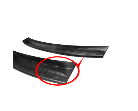 Black stainless steel bumper protector suitable for Skoda Octavia III Kombi RS 2013-2016 & FL 2017- 'Ribs', Image 5