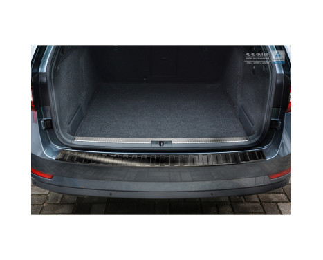 Black stainless steel bumper protector suitable for Skoda Superb III Combi 2015- 'Ribs', Image 3