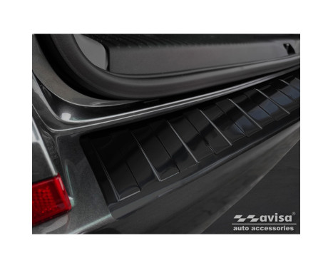 Black stainless steel bumper protector suitable for Volkswagen Caravelle T6 2015- & FL 2019- (with tailgate), Image 3