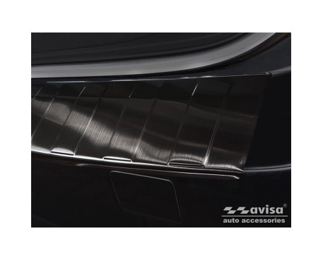 Black stainless steel bumper protector suitable for Volvo V70 Facelift 2013-2016 'Ribs', Image 4