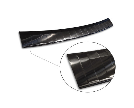 Black stainless steel bumper protector suitable for Volvo V70 Facelift 2013-2016 'Ribs', Image 6