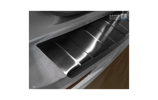 Black stainless steel bumper protector suitable for Volvo XC60 II 2017- 'Ribs', Image 3
