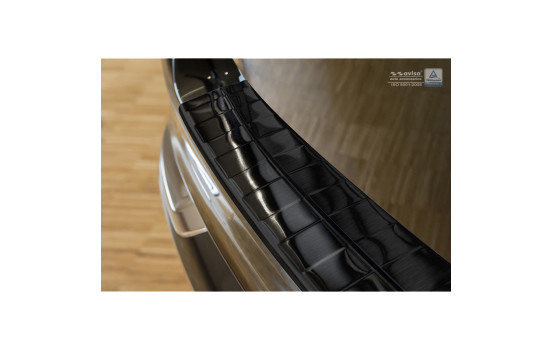 Black stainless steel bumper protector suitable for Volvo XC90 2015- 'Ribs', Image 4