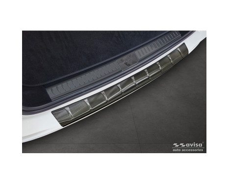 Black stainless steel rear bumper protector suitable for Mercedes E-Class (S214) Estate 2023- 'Ribs', Image 4