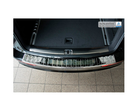 Chrome stainless steel bumper protector suitable for Audi Q5 2008-2012 & 2012- 'Ribs', Image 3