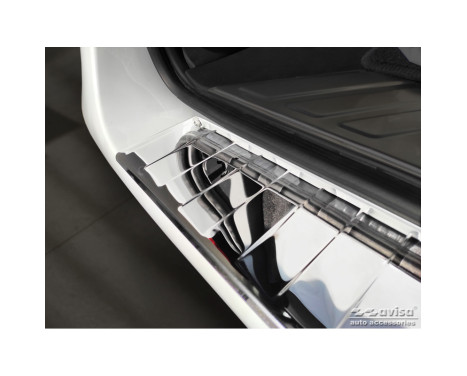 Chrome stainless steel bumper protector suitable for Mercedes Vito / V-Class 2014- 'Ribs' 'XL', Image 2
