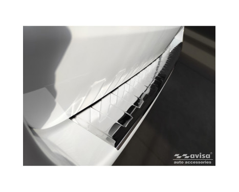 Chrome stainless steel bumper protector suitable for Mercedes Vito / V-Class 2014- 'Ribs' 'XL', Image 3