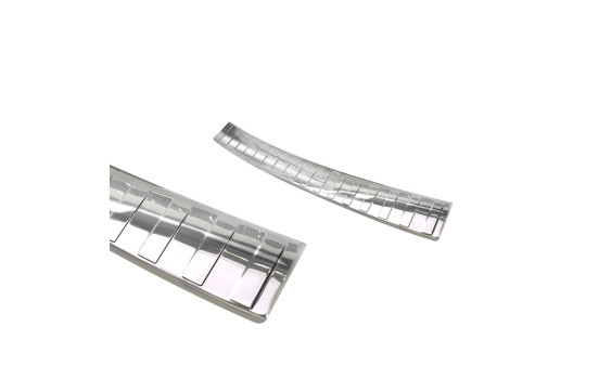 Chrome stainless steel bumper protector suitable for Volkswagen Passat 3G Variant 2014- 'Ribs', Image 5
