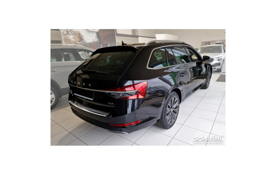 Chrome stainless steel rear bumper protector suitable for Skoda Superb Combi 2015-2019 incl. Facelift 2019-2024, Image 6
