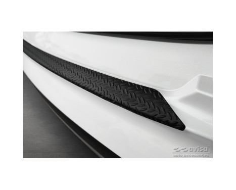 Matte Black Aluminum Bumper Protector suitable for Kia Sorento IV 2020- 'Riffled Plate', Image 5