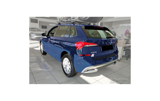 Matte black aluminum bumper protector suitable for Skoda Kamiq 2019- 'Riffled Plate', Image 4