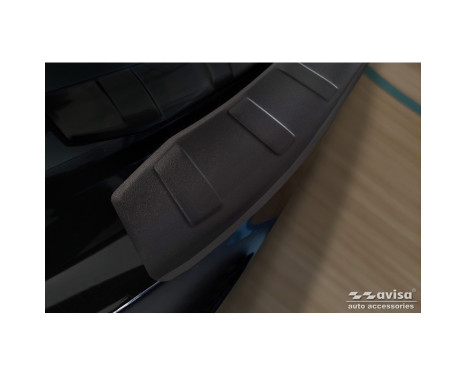 Matte black stainless steel Rear bumper protector suitable for BMW i3 (i01) Facelift 2017-2022 'Ribs', Image 2