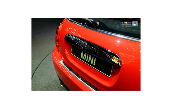 Stainless steel bumper protector suitable for 'Deluxe' Mini One/Cooper F56 3-door 3/2014- Chrome/Black Car