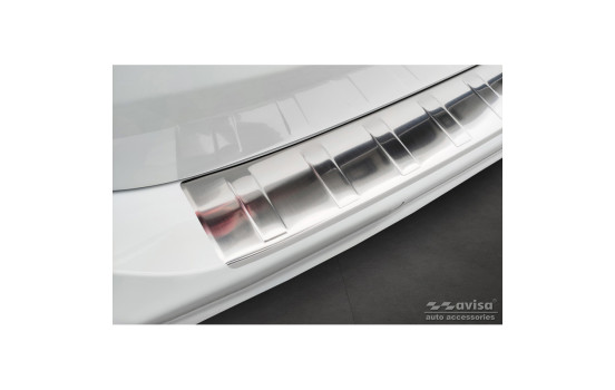 Stainless steel bumper protector suitable for BMW 3-Series G21 Touring 2019-2022 'Ribs', Image 4
