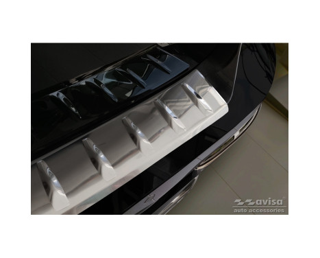 Stainless steel bumper protector suitable for BMW 7-Series (G70) 2023- with M-Package 'Ribs', Image 2