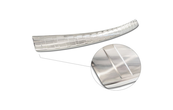 Stainless steel bumper protector suitable for Citroën C4 & e-C4 2020- 'Ribs', Image 5