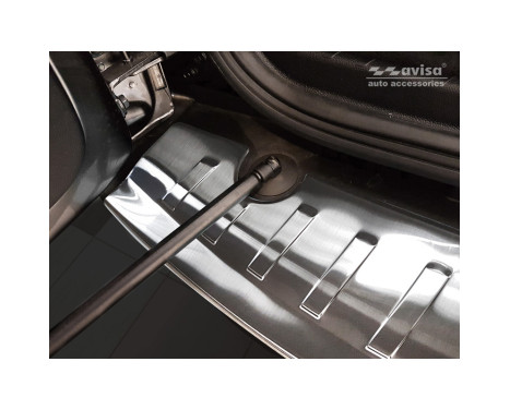 Stainless steel bumper protector suitable for Ford Ecosport II Facelift 2017- 'Ribs', Image 3