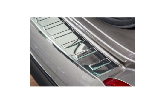 Stainless steel bumper protector suitable for Hyundai Tucson 2015- 'Ribs', Image 3