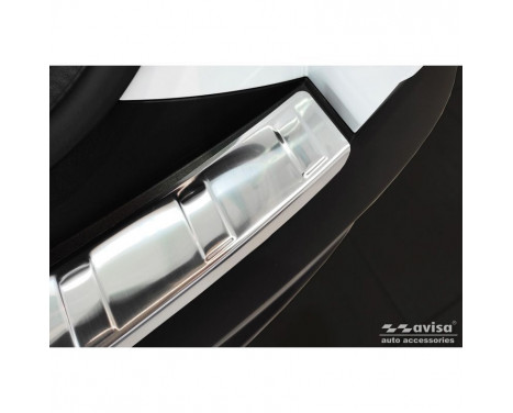 Stainless steel bumper protector suitable for Hyundai Tucson 2020- 'Ribs', Image 2