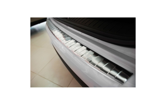 Stainless steel bumper protector suitable for Kia Sportage IV 2016- 'Ribs', Image 5