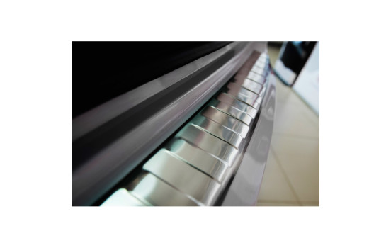 Stainless steel bumper protector suitable for Kia Sportage IV 2016- 'Ribs', Image 6