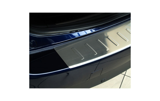 Stainless steel bumper protector suitable for Mazda 6 III GJ estate 2012- 'Ribs', Image 3