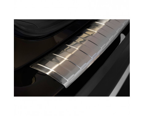 Stainless steel bumper protector suitable for Mitsubishi Outlander 2015- 'Ribs', Image 4