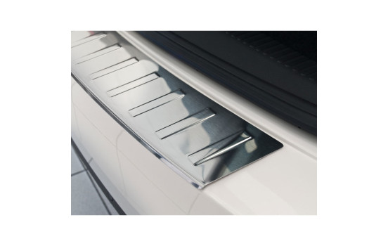 Stainless steel bumper protector suitable for Skoda Octavia III estate 2013- 'Ribs', Image 2