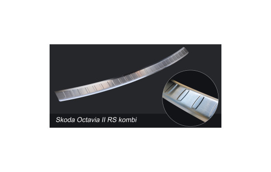 Stainless steel bumper protector suitable for Skoda Octvia II RS Combi 2005-2013 'Ribs', Image 2