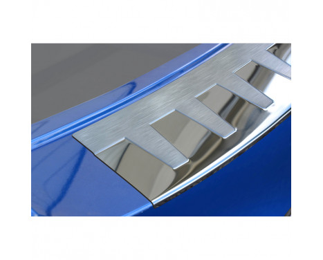 Stainless steel bumper protector suitable for Skoda Octvia III RS Combi 2013- 'Ribs', Image 2