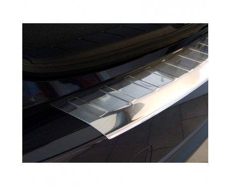 Stainless steel bumper protector suitable for Subaru Forester IV 2012- 'Ribs', Image 3