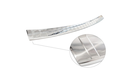Stainless steel bumper protector suitable for Subaru Forester (SK) 2018- 'Ribs', Image 6
