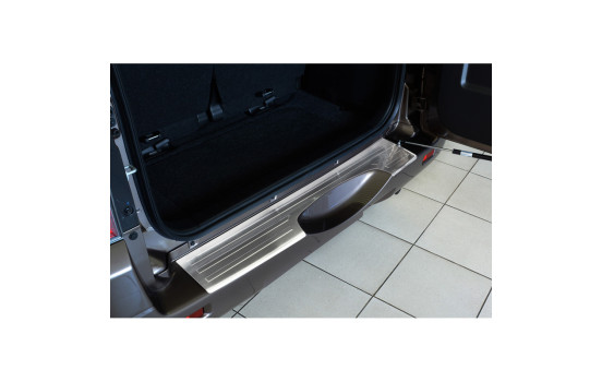 Stainless steel bumper protector suitable for Suzuki Grand Vitara II 5-door 2006- (with spare wheel)