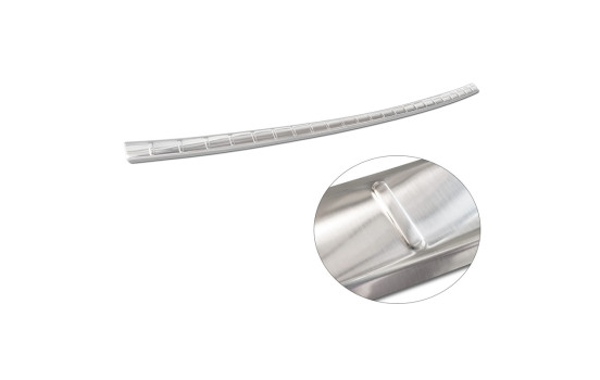 Stainless steel bumper protector suitable for Suzuki S-Cross II 2022- 'Ribs', Image 6