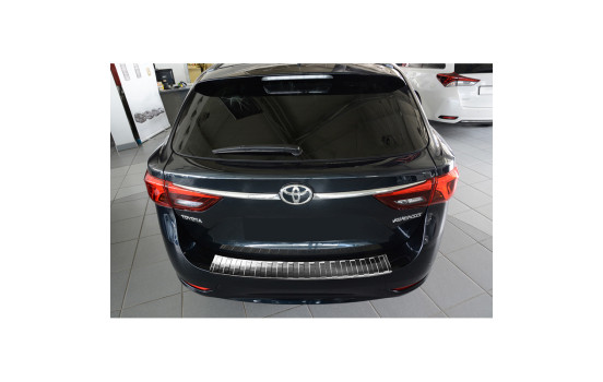 Stainless steel bumper protector suitable for Toyota Avensis III Wagon Facelift 2015- 'Ribs', Image 3