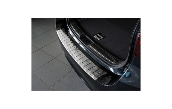Stainless steel bumper protector suitable for Toyota Avensis III Wagon Facelift 2015- 'Ribs', Image 5