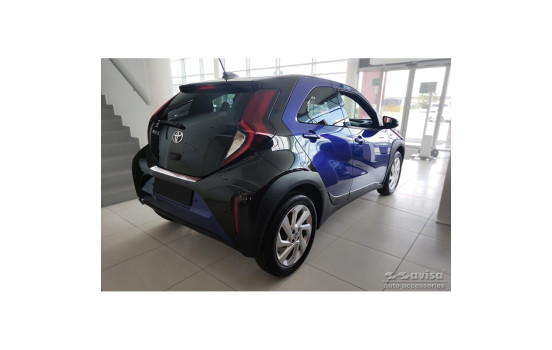 Stainless steel bumper protector suitable for Toyota Aygo X 2022- 'Ribs', Image 5