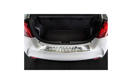 Stainless steel bumper protector suitable for Toyota Yaris III Facelift 2014- 'Ribs', Image 2