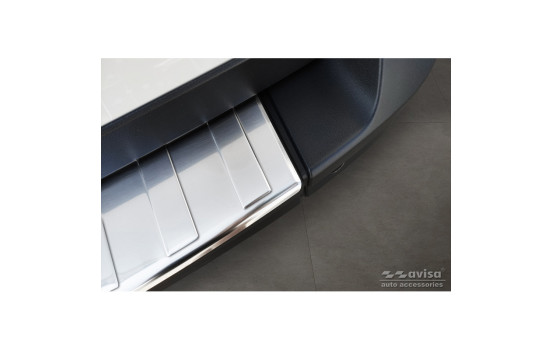 Stainless steel bumper protector suitable for Volkswagen Crafter & MAN TGE 2017- 'Ribs' ('XL' versio, Image 4