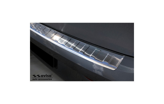 Stainless steel bumper protector suitable for Volkswagen Golf VIII HB 5-door 2020- 'Ribs', Image 3