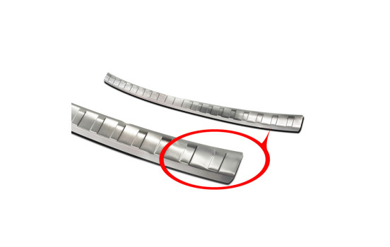 Stainless steel bumper protector suitable for Volkswagen Golf VIII HB 5-door 2020- 'Ribs', Image 5