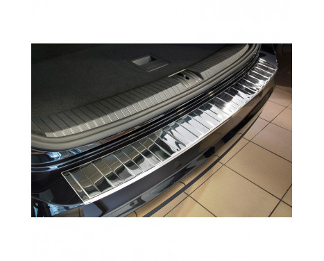 Stainless steel bumper protector suitable for Volkswagen Touran III 2015- 'Ribs', Image 4